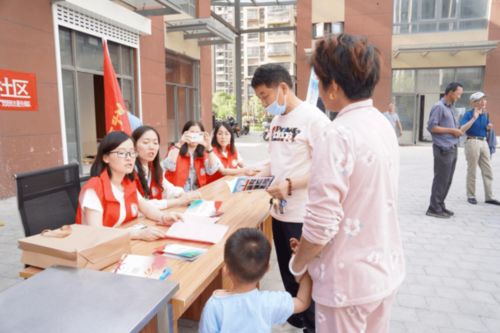 教育咨詢(xún)進(jìn)社區(qū)，辦好教育為人民